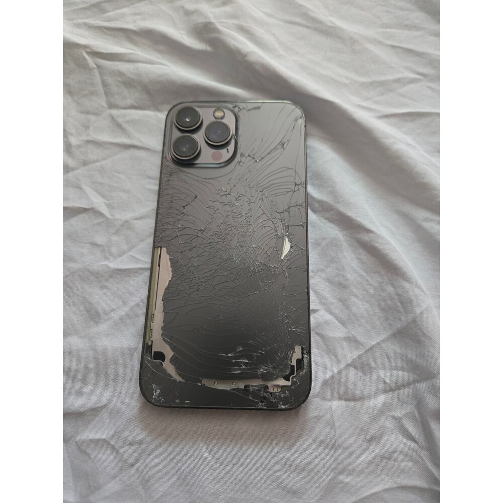Apple Iphone 13 pro max    cell phone Broken For parts only